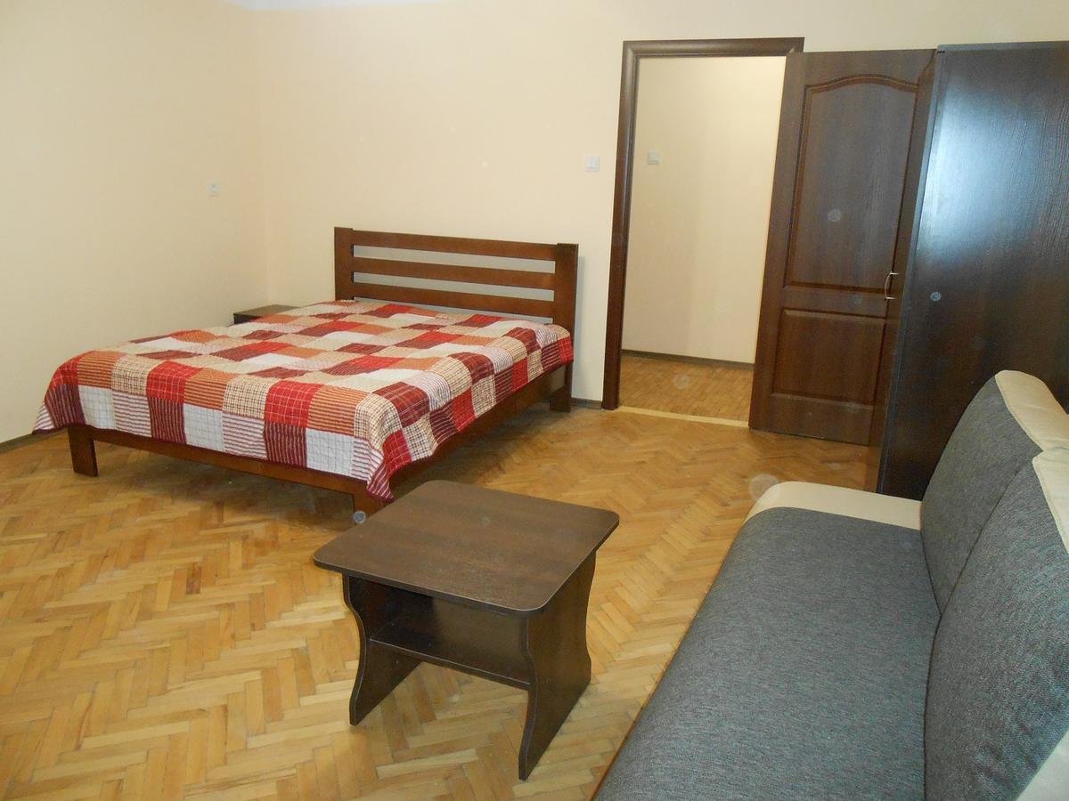 Квартира В Центрі На Вулиці Вірменській 12 Є Дві Спальні Двуспальні Ліжка リヴィウ エクステリア 写真